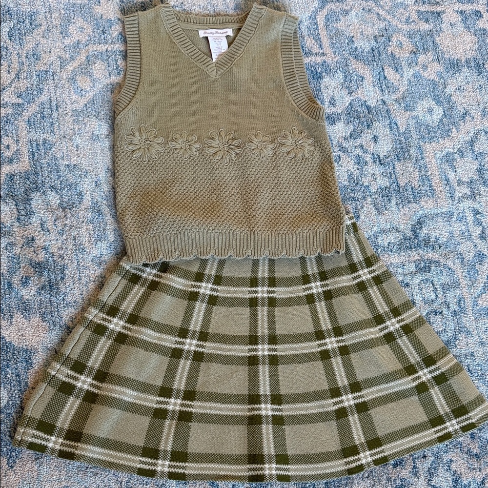NWOT Sweater vest and plaid sweater skirt